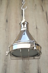 Discover the beauty of vintage pendant lights!