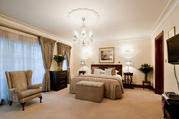 A Choice Of Central Mayfair Accommodation 